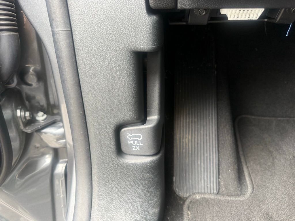 Used 2024 Gray Ford XLT image 20