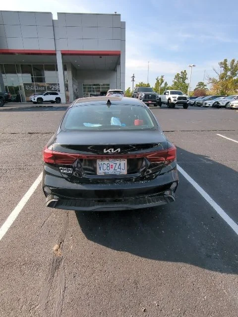 Used 2023 Black Kia LXS image 7