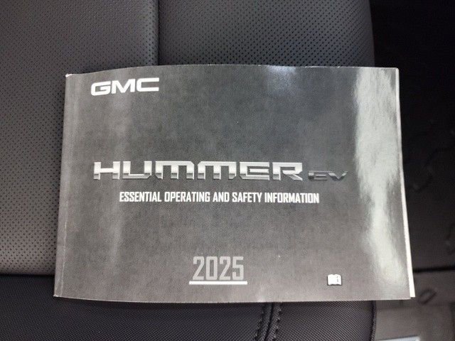 2025 GMC HUMMER EV 2X - Photo 30