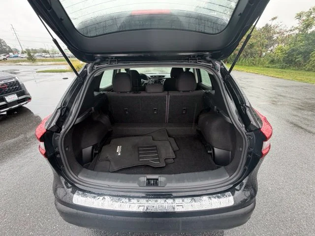 Used 2022 Magnetic Black Pearl Nissan S image 10
