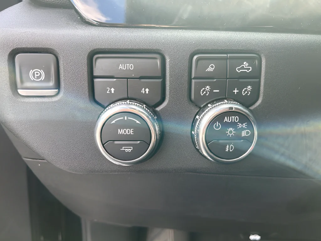 2025 GMC Sierra 1500 SLT - Photo 17