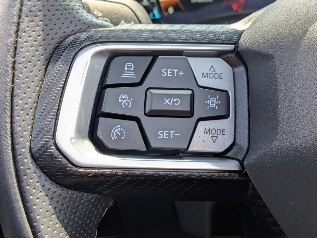 Used 2024  Ford GT Premium image 21