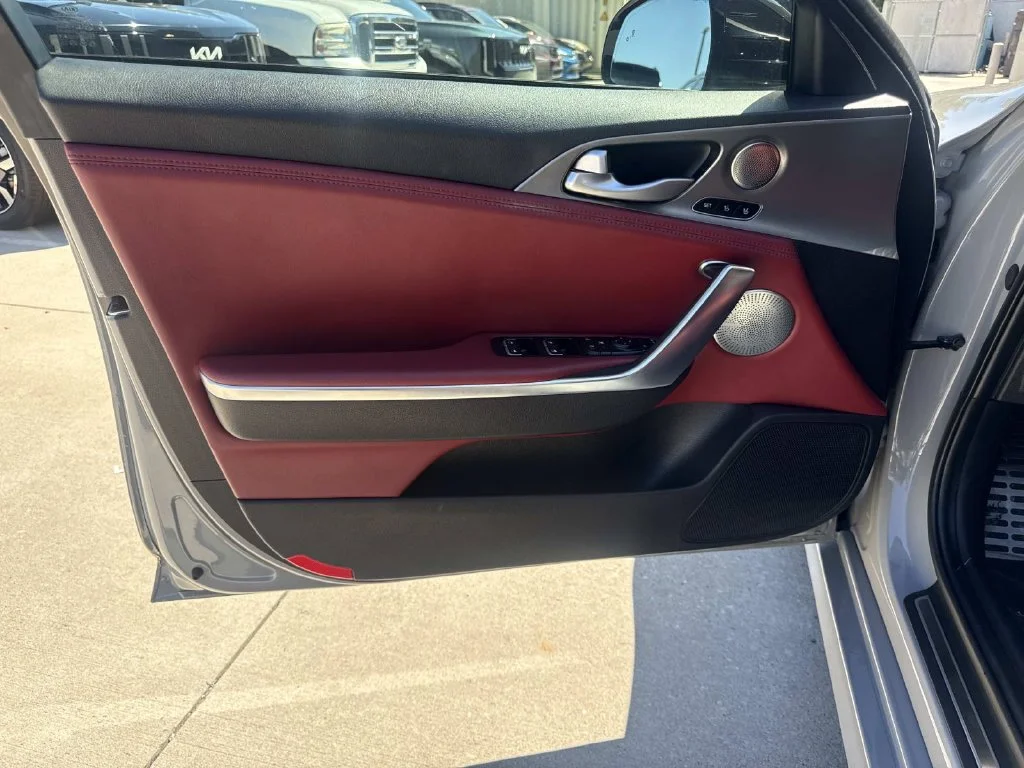 Used 2018 White Kia GT2 image 14