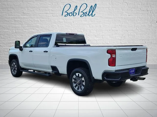 Used 2021 SUMMIT WHITE Chevrolet Custom image 4