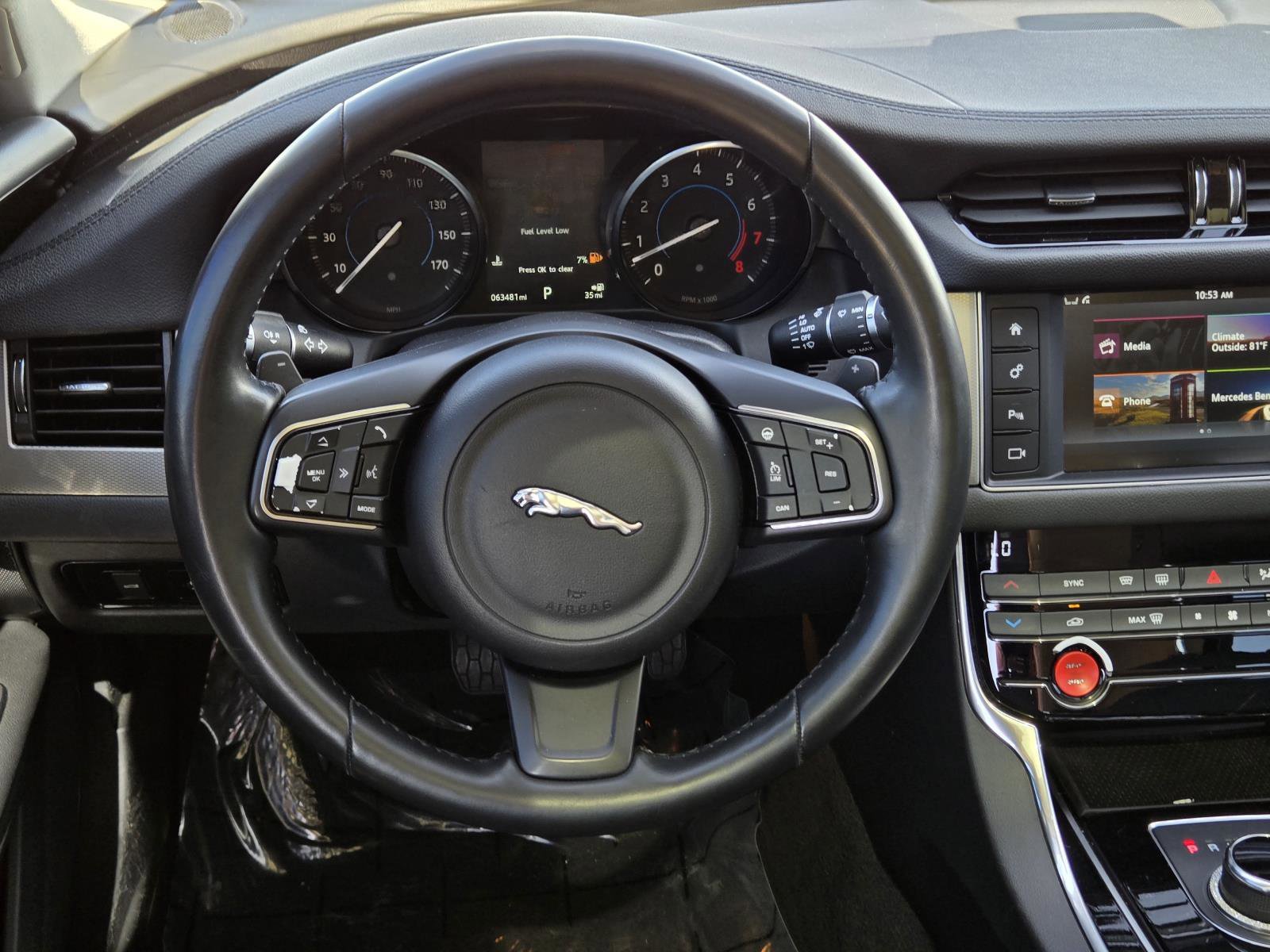 Used 2017  Jaguar 35t Premium image 37