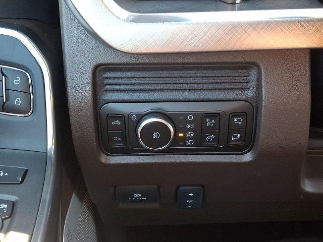 New 2026 Star White Metallic Tri-Coat Ford F-250® King Ranch® image 37