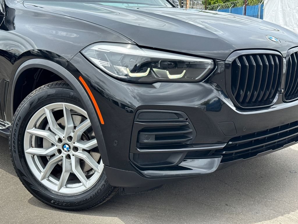 Used 2022 Black BMW sDrive40i image 6