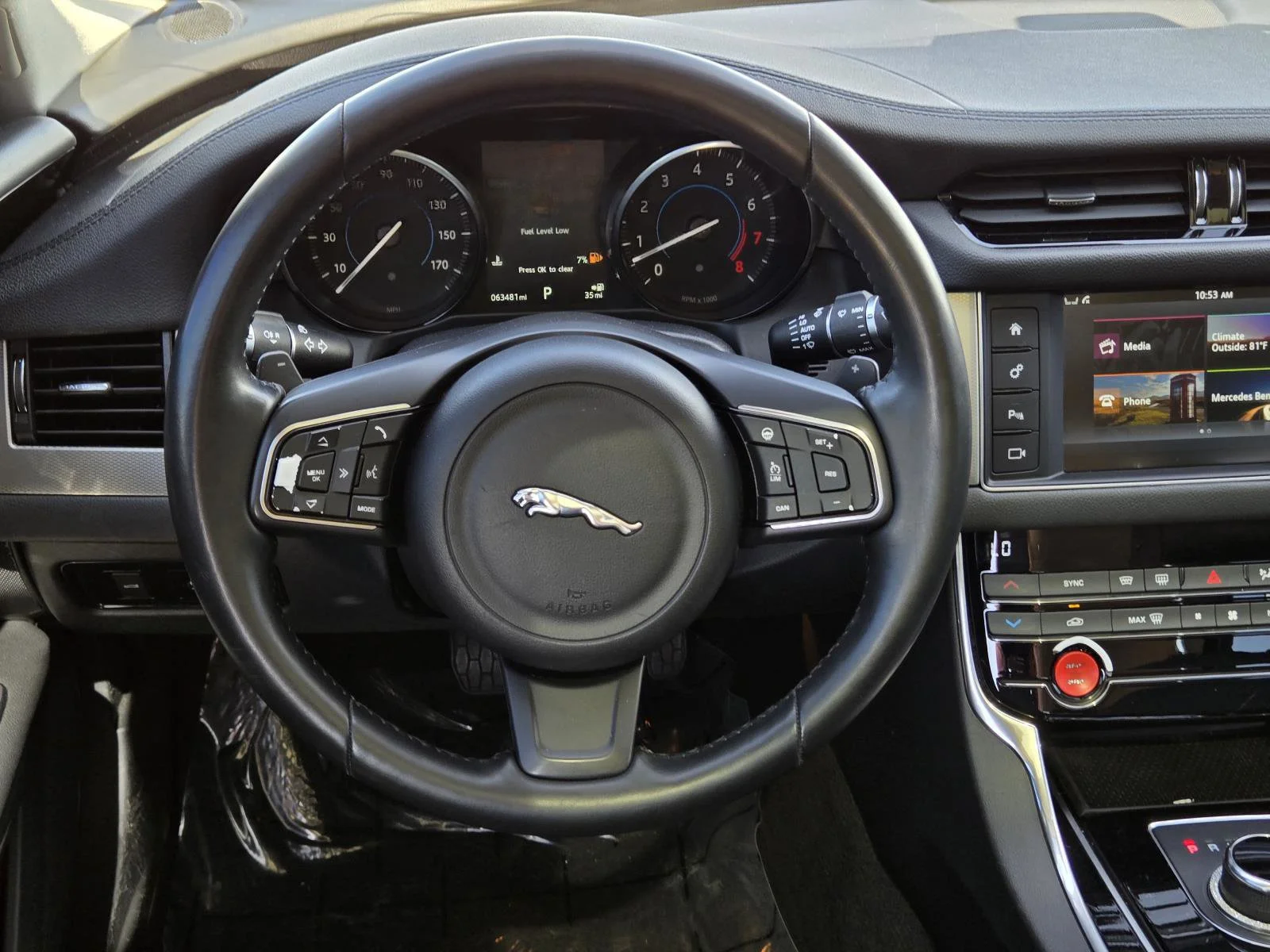 Used 2017  Jaguar 35t Premium image 37