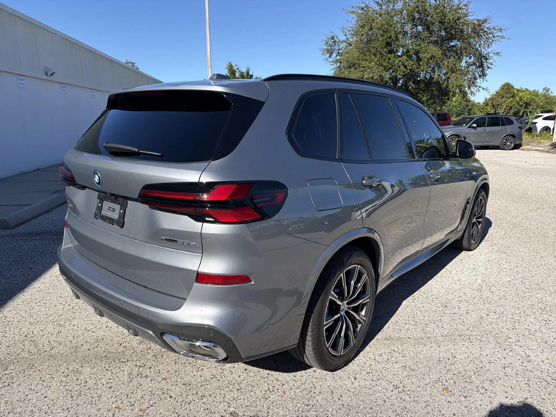 Used 2026 Gray BMW xDrive50e image 4