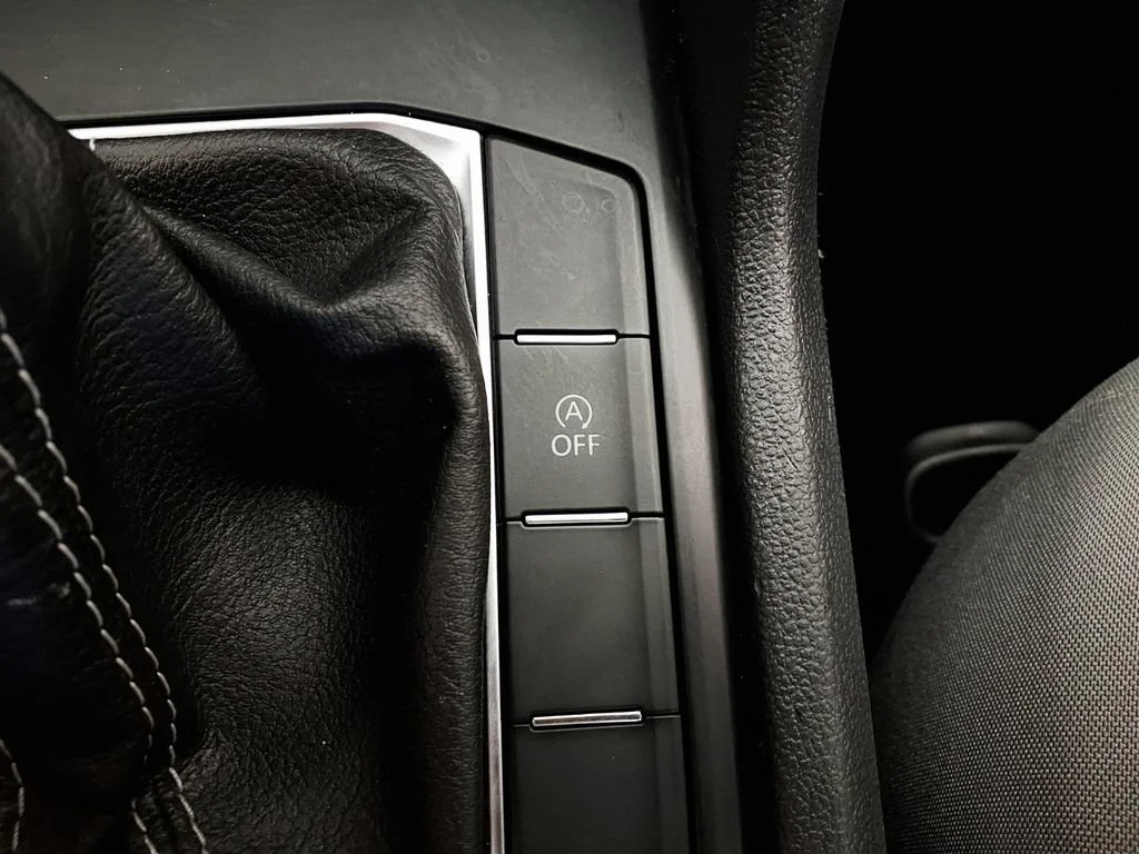 Used 2022  Volkswagen S image 21
