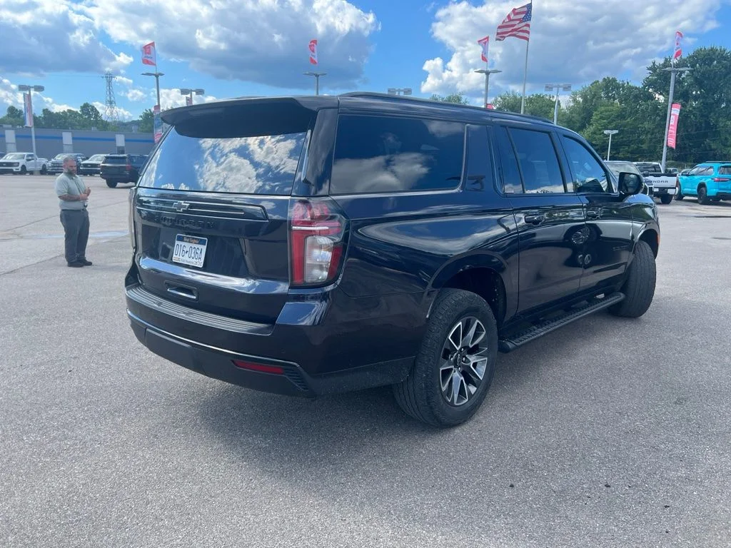 Used 2024 Gray Chevrolet Z71 image 7