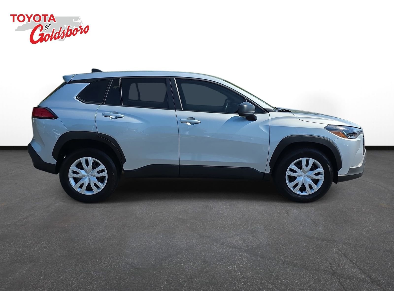 Used 2024 Silver Toyota L image 4