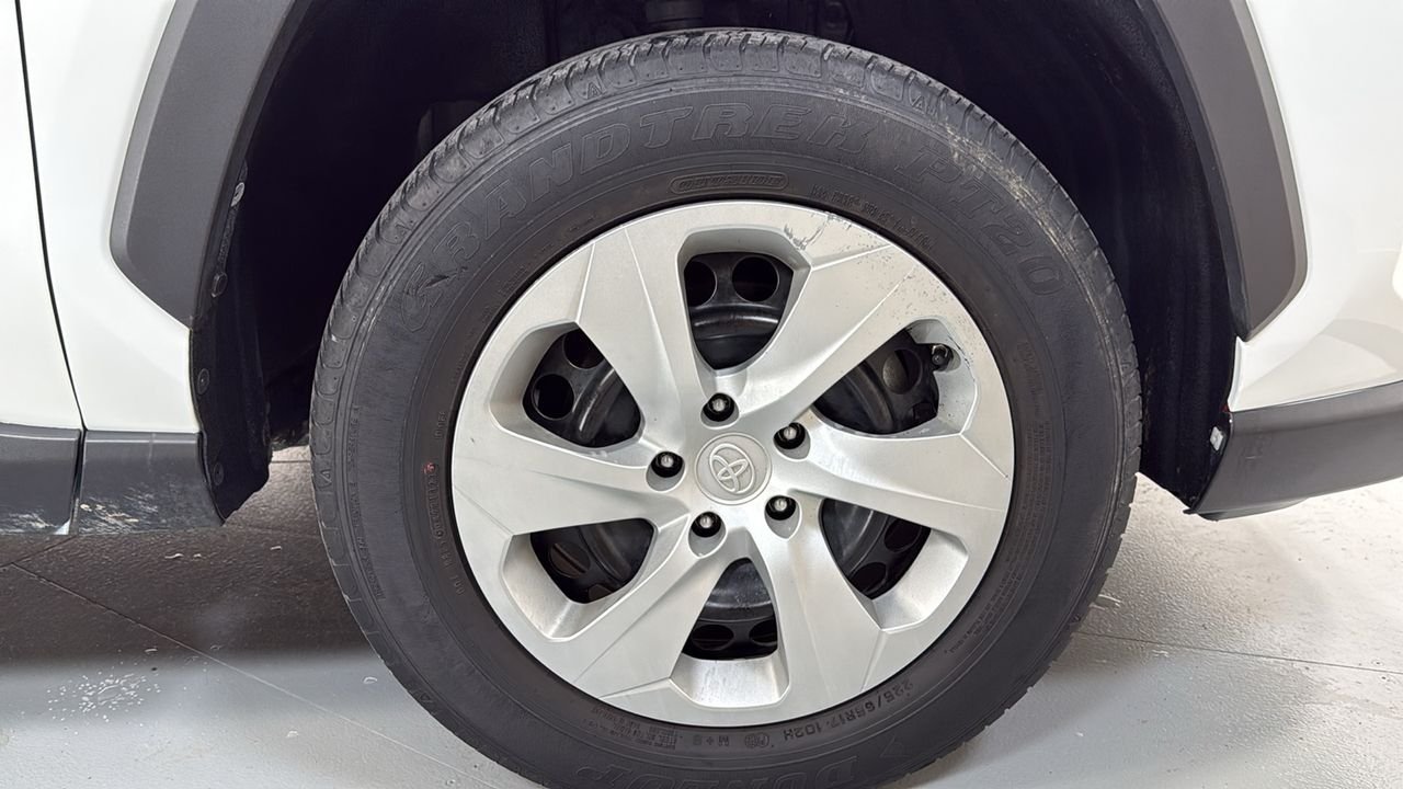 Used 2023 White Toyota LE image 21