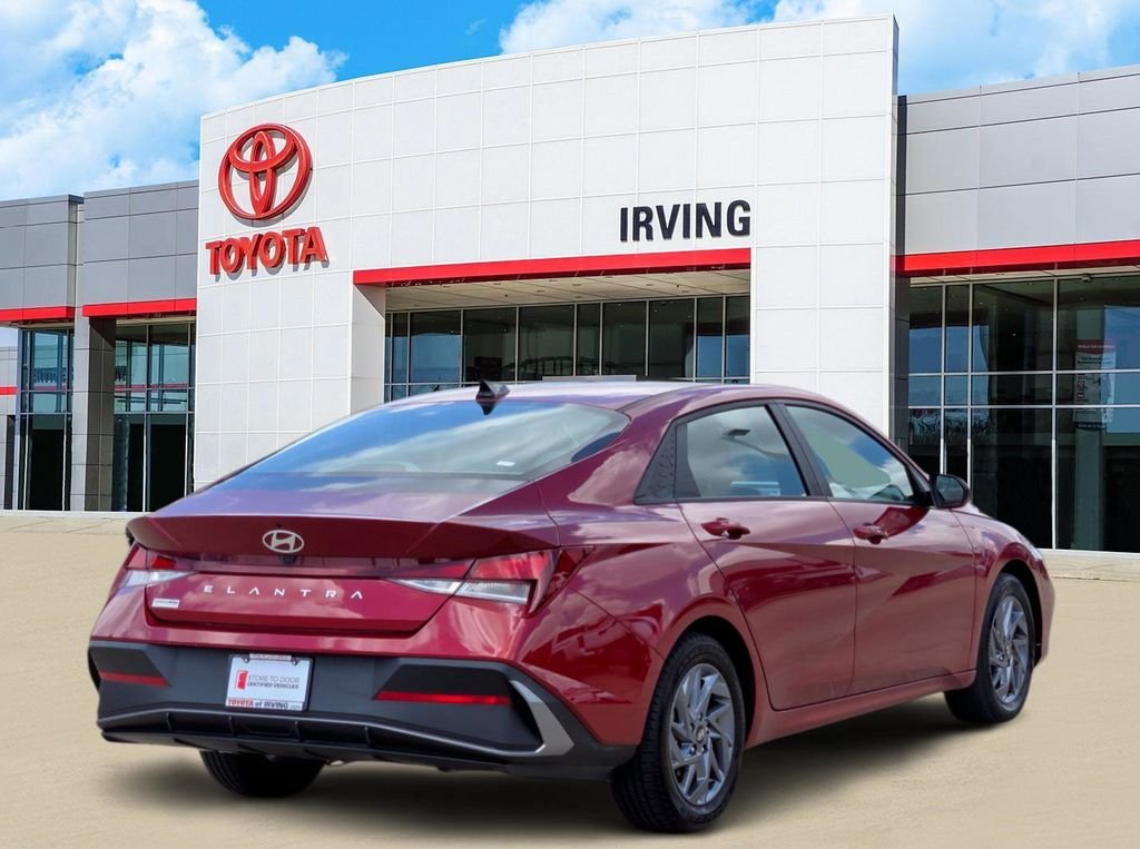 Used 2024 Red Hyundai SEL image 4