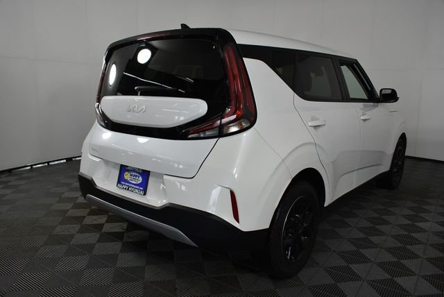 Used 2024 White Kia LX image 9