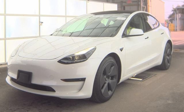 2021 Tesla Model 3 Standard Range Plus's photo