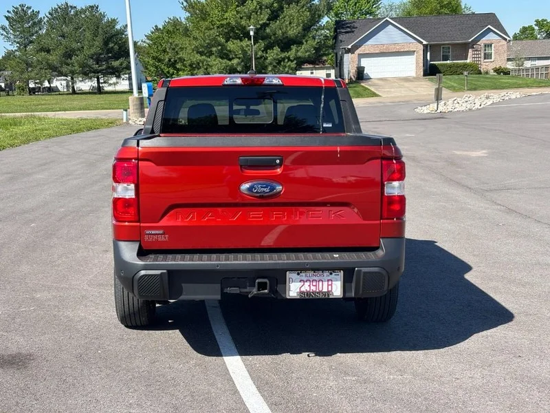 Used 2024 Hot Pepper Red Metallic Tinted Clearcoat Ford Lariat® image 4