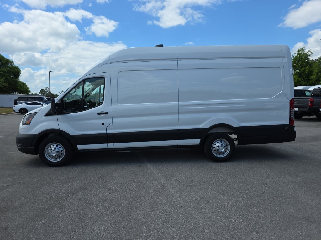 New 2026 Oxford White Ford Cargo Van image 4