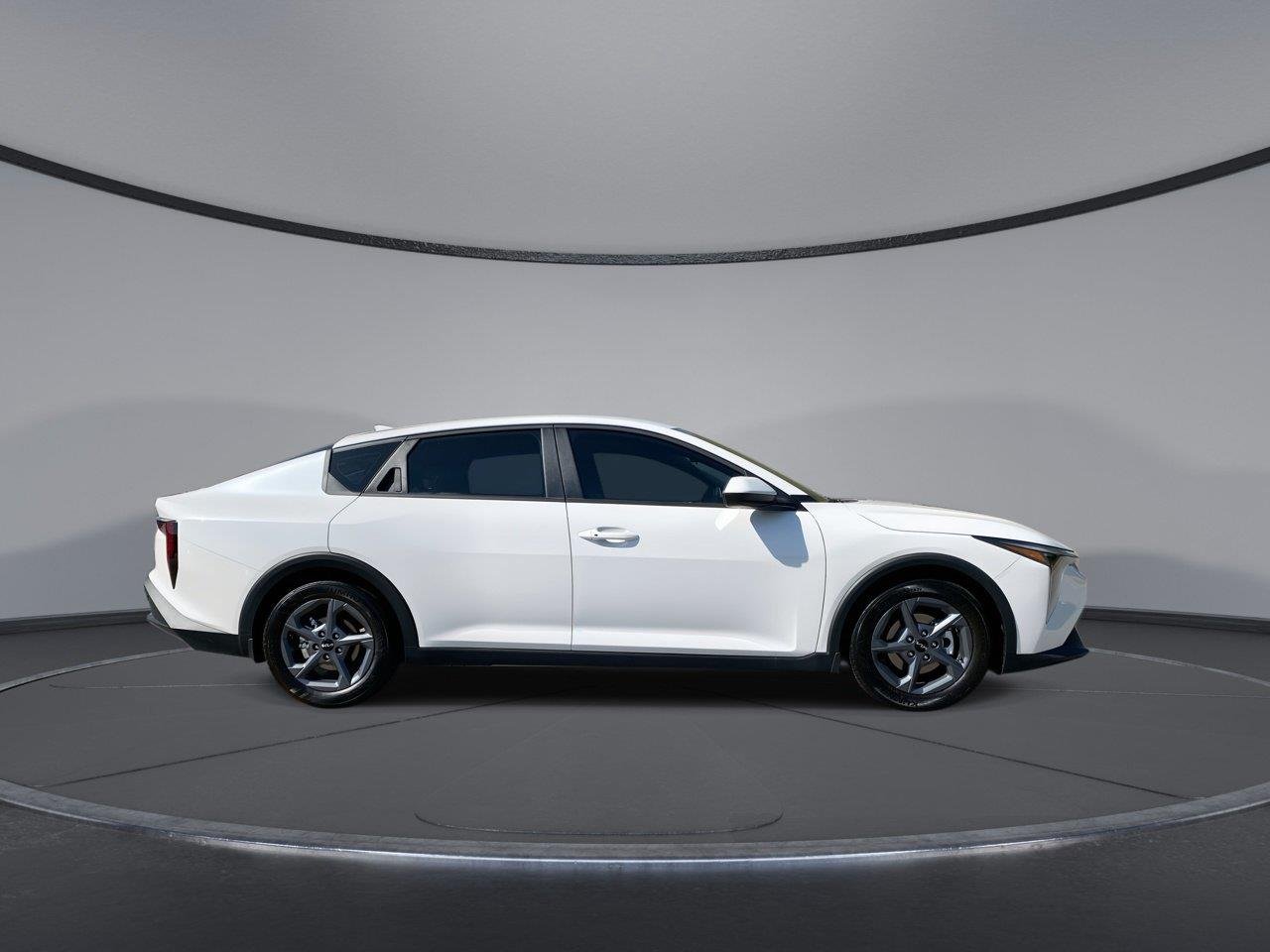 New 2026 Snow White Pearl Kia LXS image 9