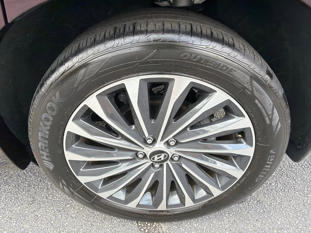Used 2025 Red Hyundai Calligraphy image 20