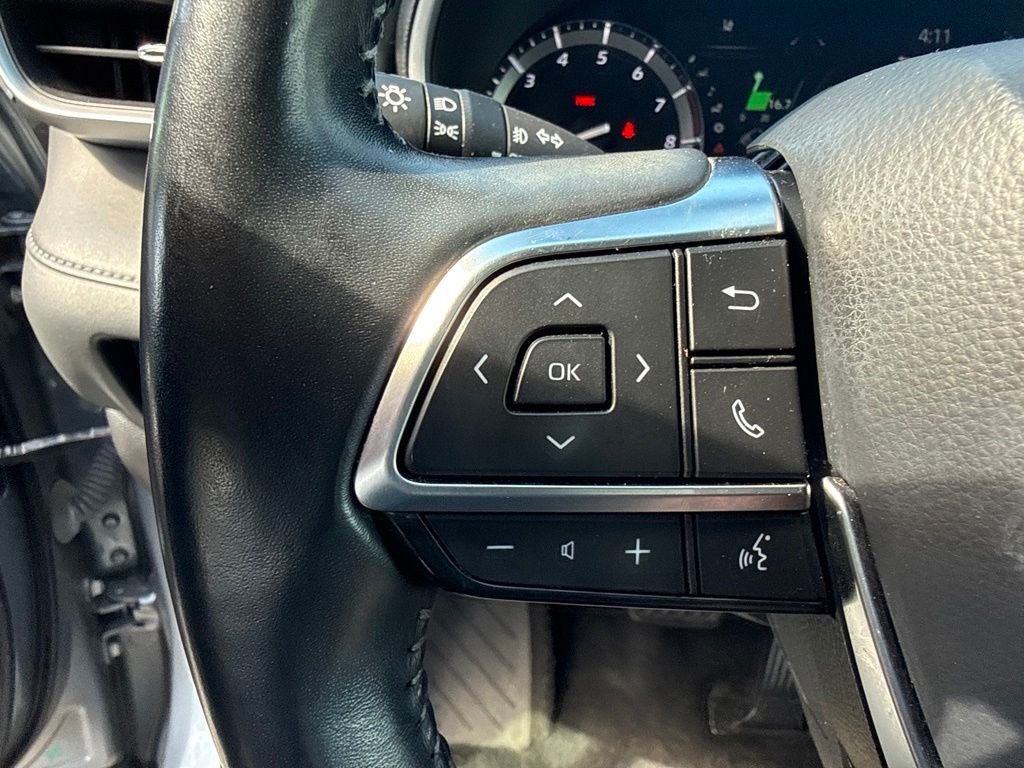 Used 2021 Moon Dust Toyota XLE image 11