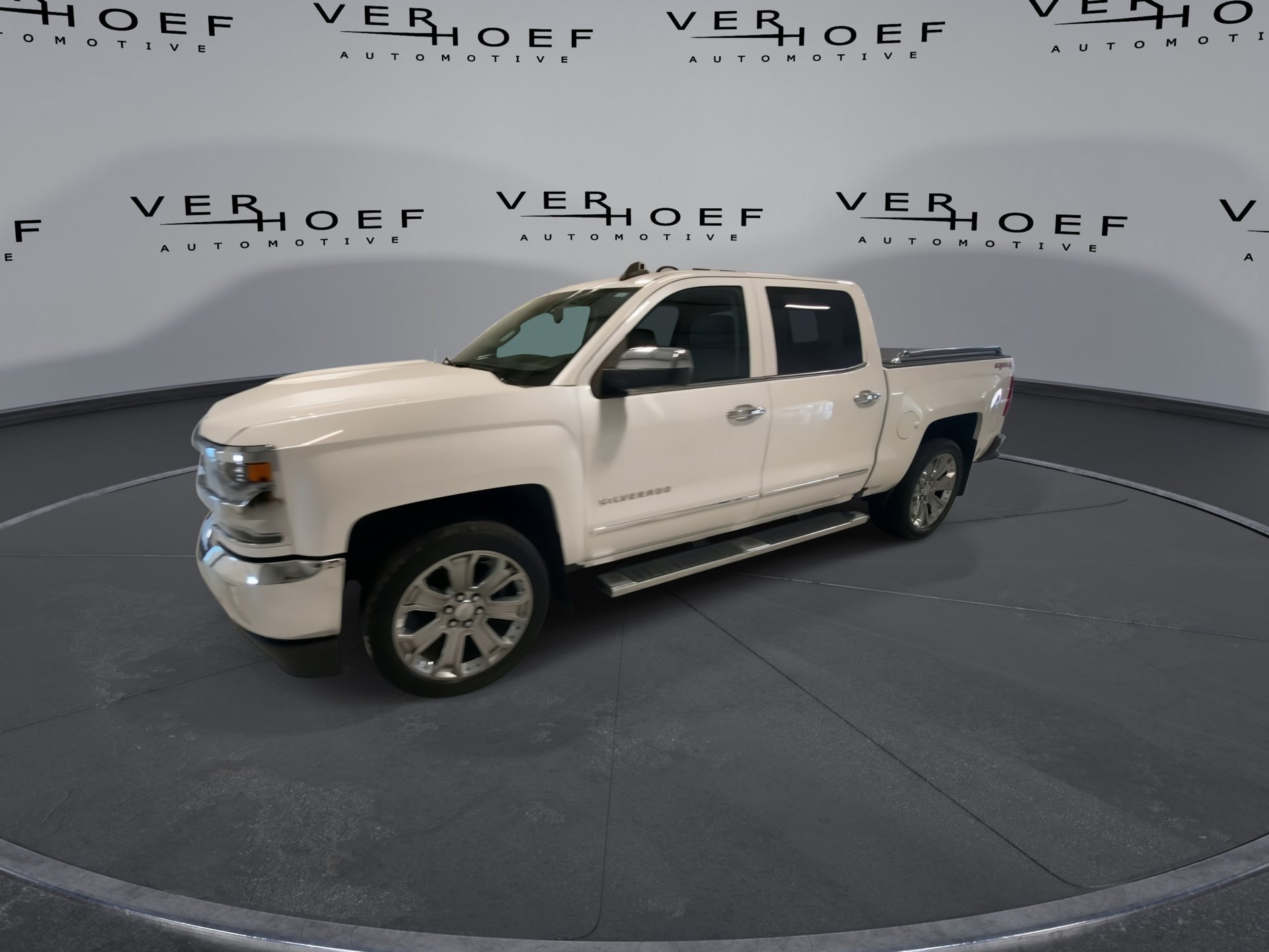 Used 2017 IRIDESCENT PEARL TRICOAT Chevrolet LTZ image 4