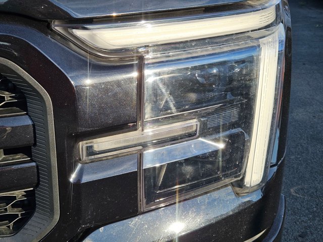 Used 2025 Agate Black Metallic Ford LARIAT image 45