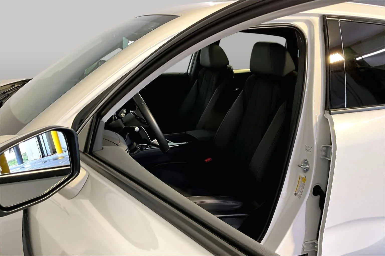 Certified Used 2025 Platinum White Pearl Acura With A-Spec Package image 9