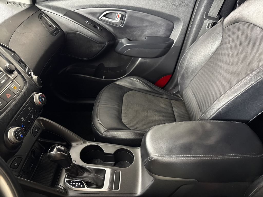 Used 2014 Gray Hyundai SE image 18
