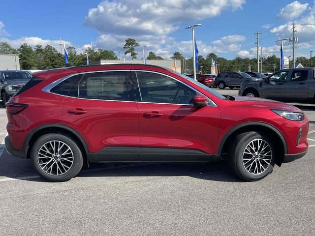 New 2025 Rapid Red Metallic Tinted Clearcoat Ford Base image 2