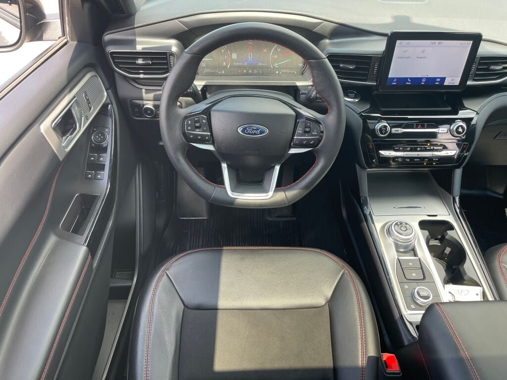 Used 2024 Iconic Silver Ford ST-Line image 2