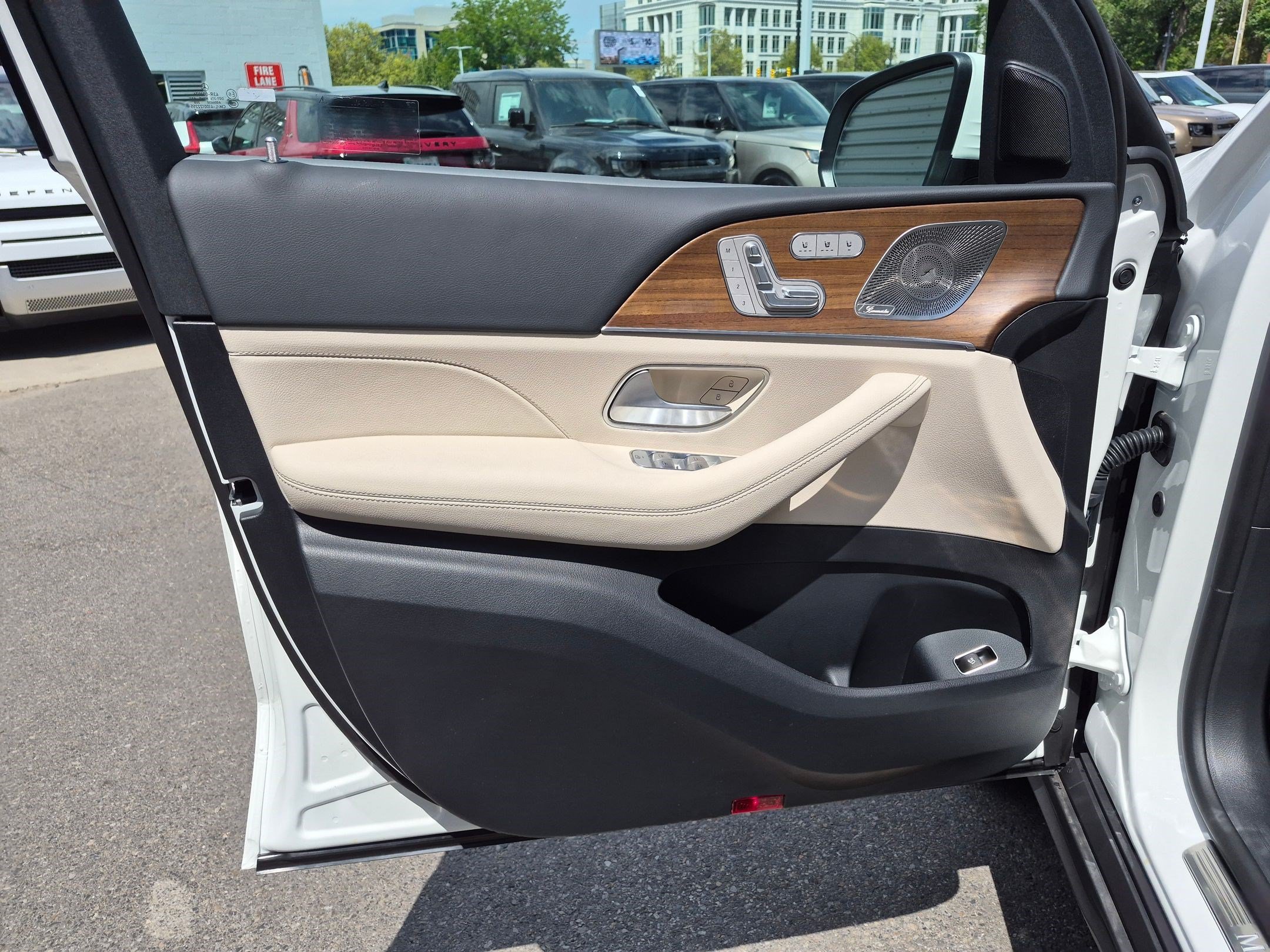 New 2026 Polar White Mercedes-Benz GLS 450 image 37