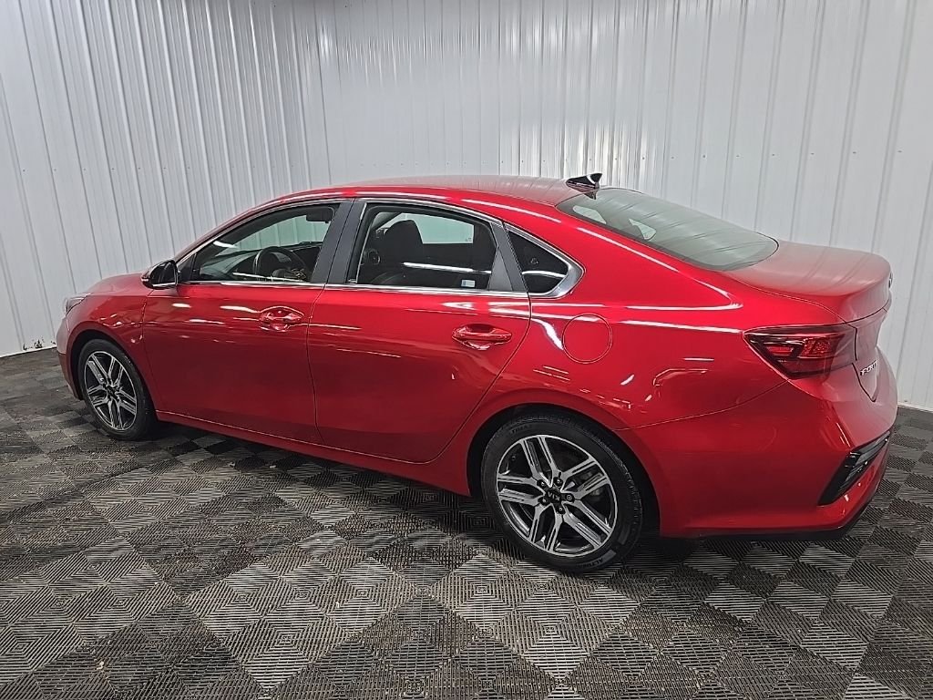 Used 2019 Red Kia EX image 4