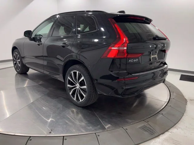 Used 2024 Onyx Black Volvo Plus image 3