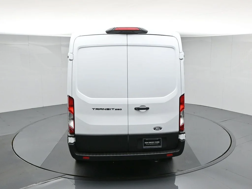 New 2026 Oxford White Ford Base image 33
