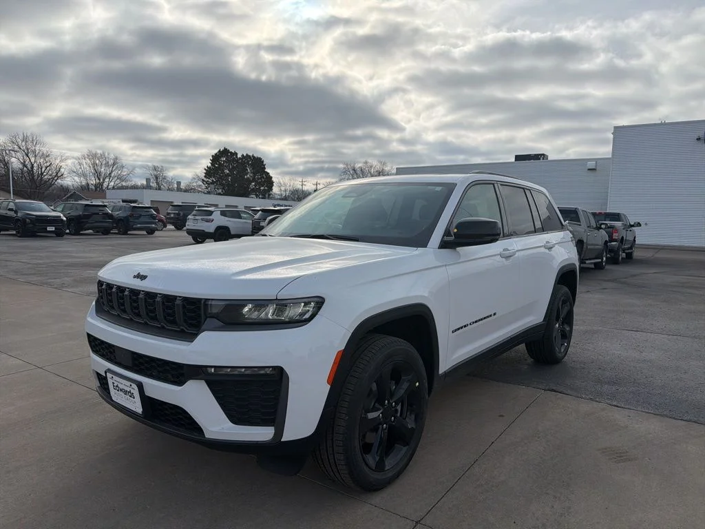 New 2026 Bright White Clear-Coat Exterior Paint Jeep Limited image 2