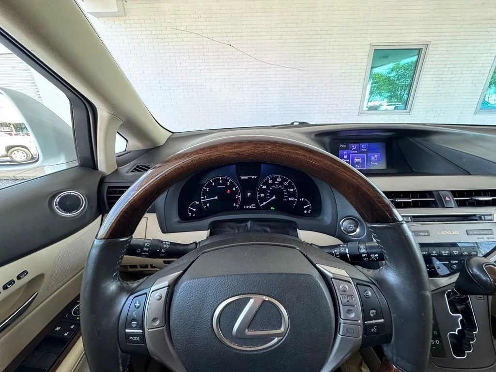 Used 2013 White Lexus 350 image 31