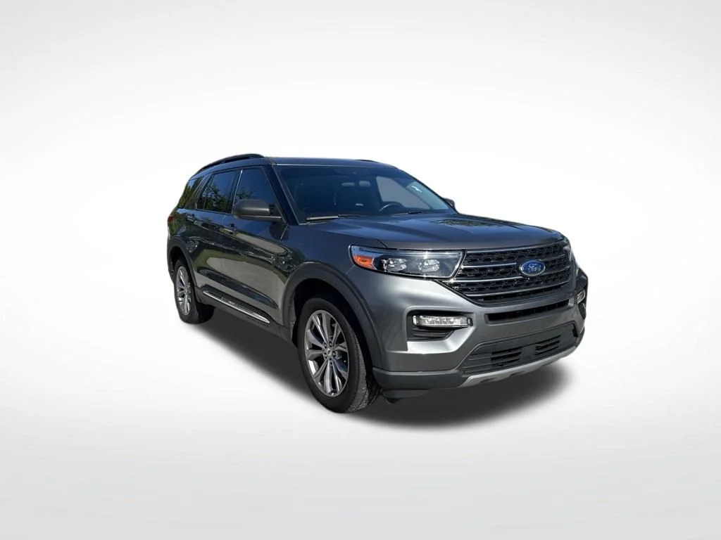 Used 2024 Gray Metallic Ford XLT image 2