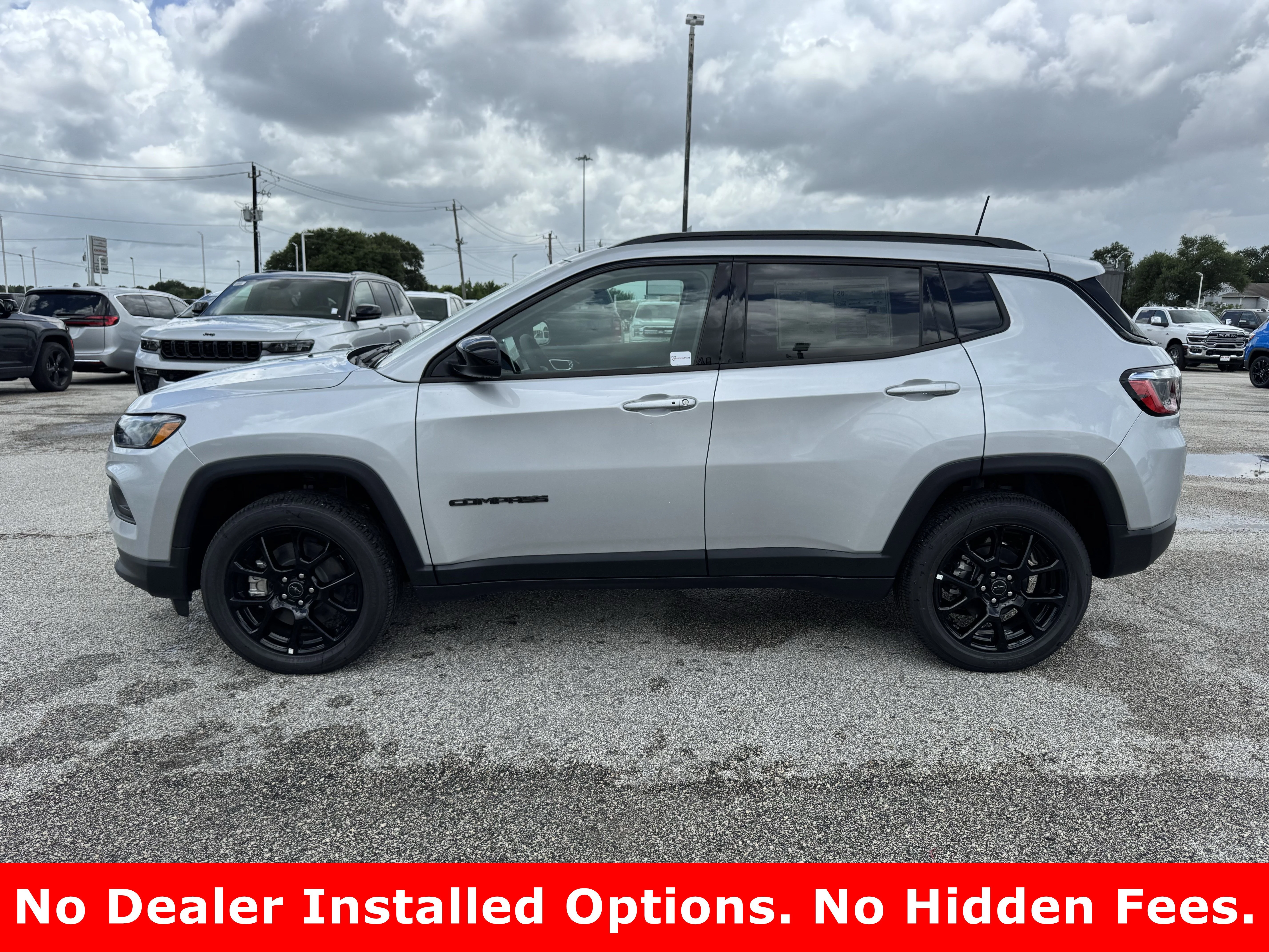 New 2026 Silver Zynith Metallic Clearcoat Jeep Latitude Altitude image 4