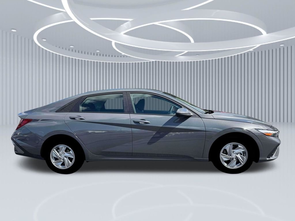 New 2026 Gray Hyundai SE image 28