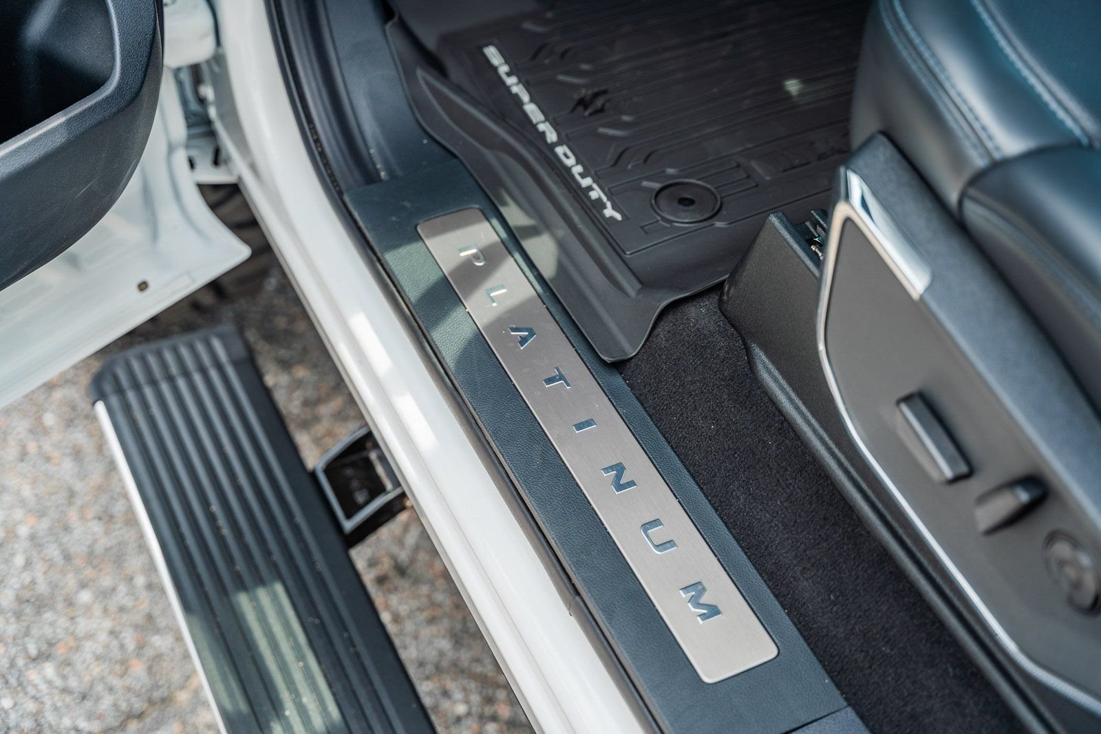 2025 Ford F-350 Super Duty Platinum - Photo 23