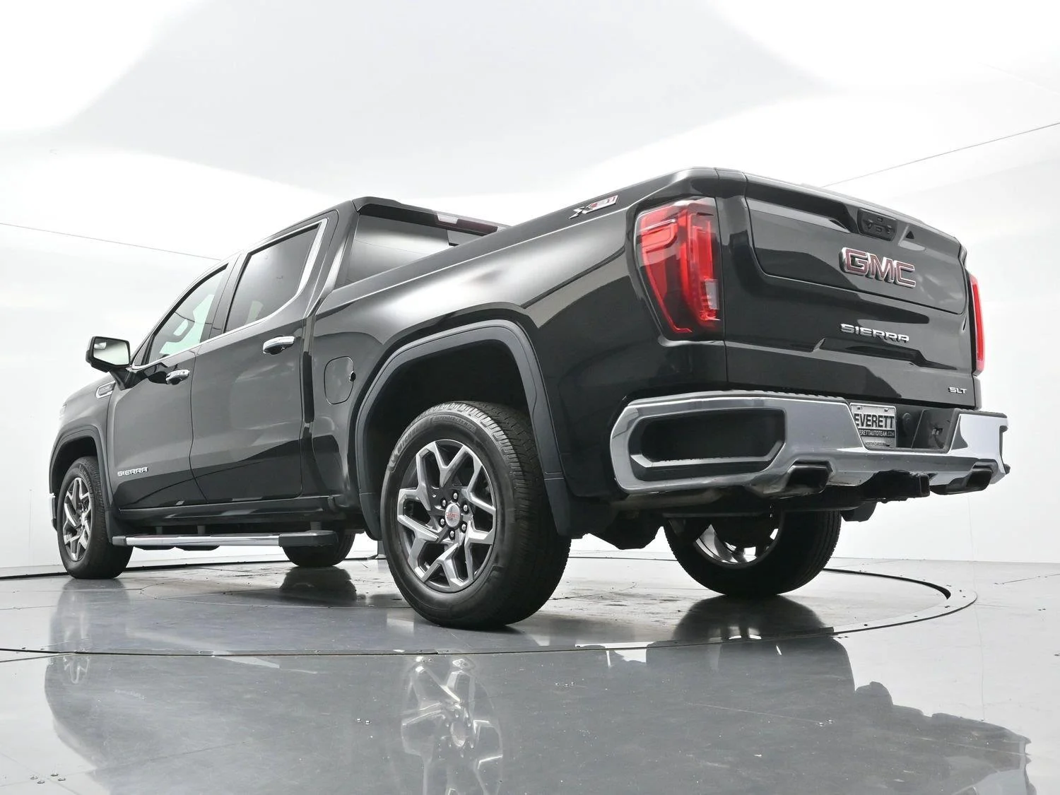 Used 2023 ONYX BLACK GMC SLT image 51