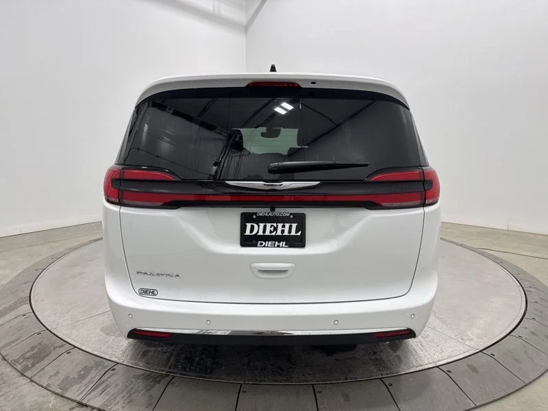 2026 Chrysler Pacifica Select - Photo 6