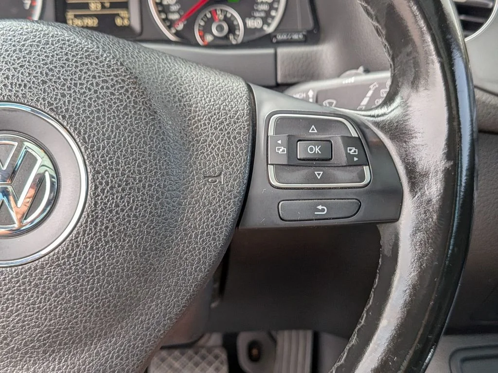Used 2015 Silver Volkswagen SEL image 19