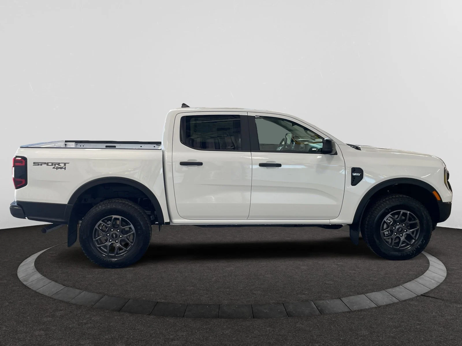 New 2026 Oxford White Ford XLT image 6