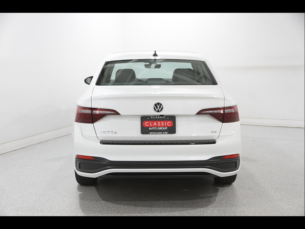 Used 2024 Opal White Pearl Volkswagen SE image 18