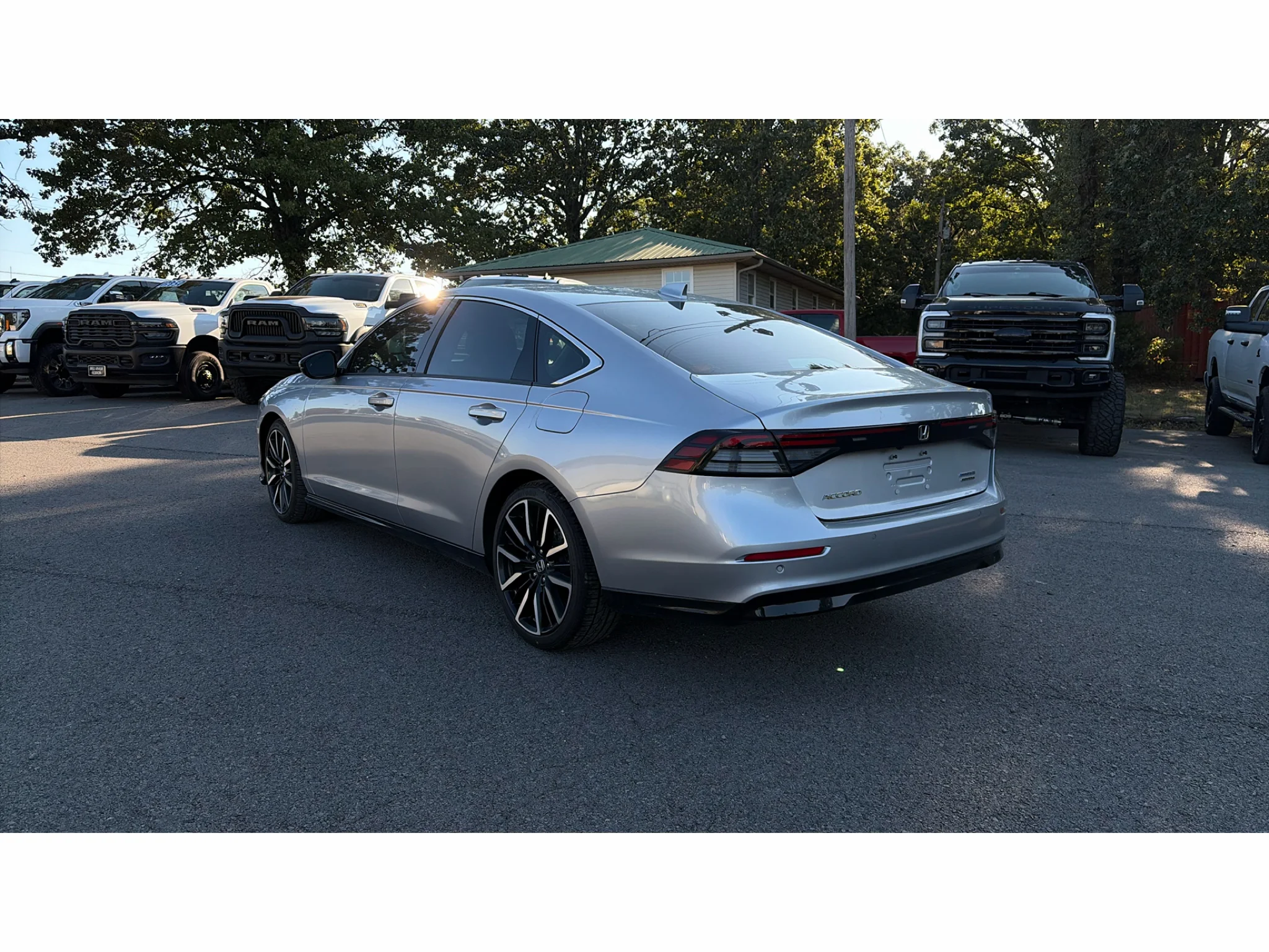 Used 2024 Solar Silver Metallic Honda Touring image 4