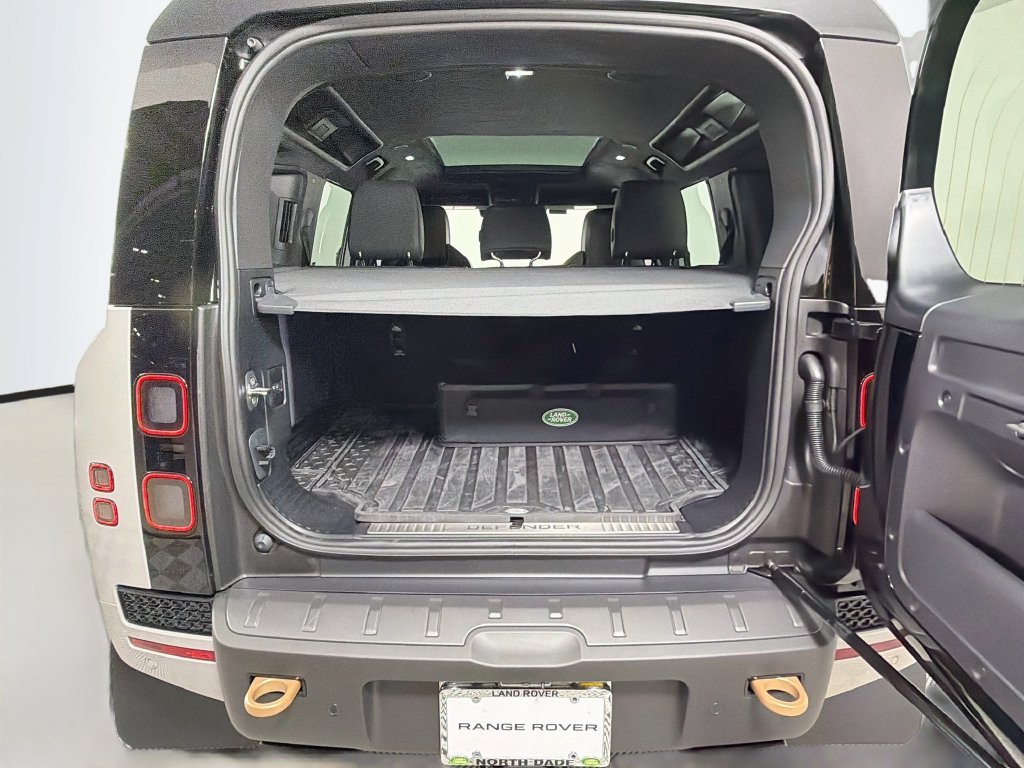 Used 2026 Gray Land Rover OCTA image 27