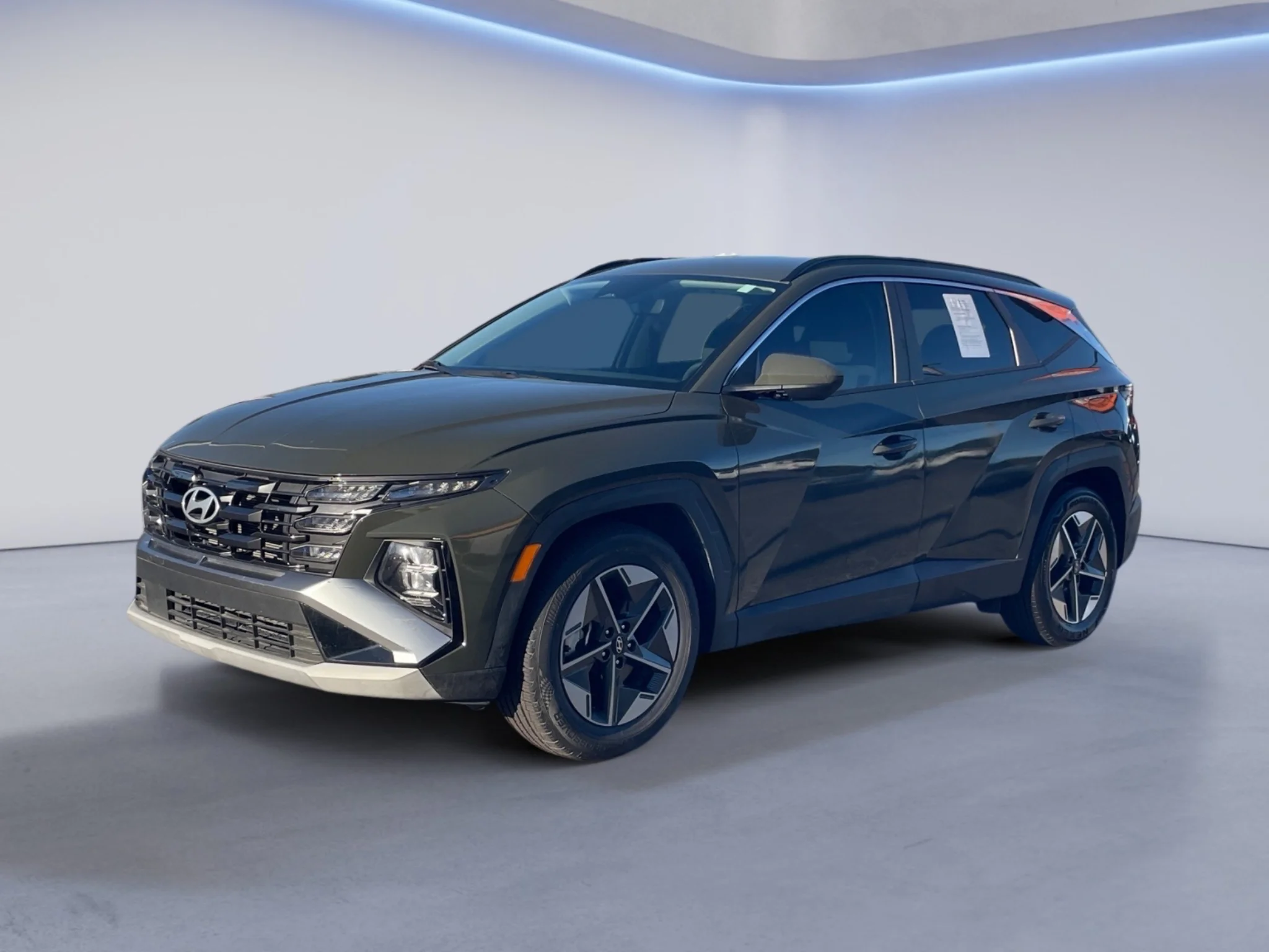 Used 2025 Rockwood Green Hyundai SEL image 5
