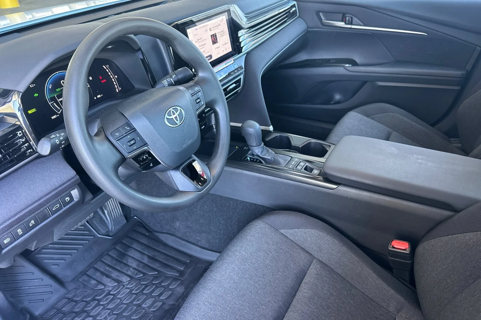 Used 2026 Ice Cap Toyota LE image 9